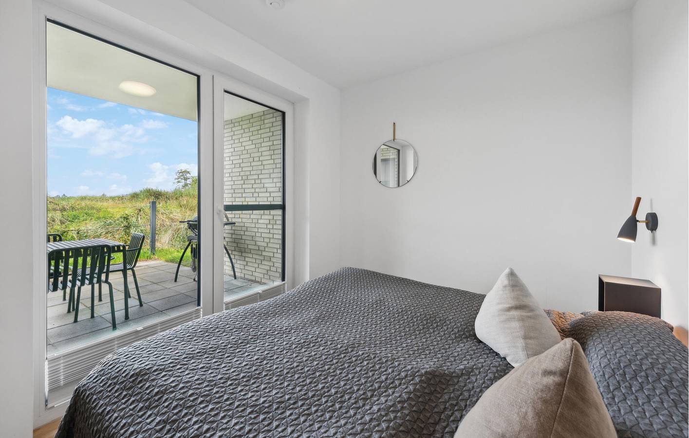 Modernes Apartment in der Nähe von Fluss und Restaurant: Parkplatz, Terrasse & Internet in Marissa Ferienpark, Lembruch