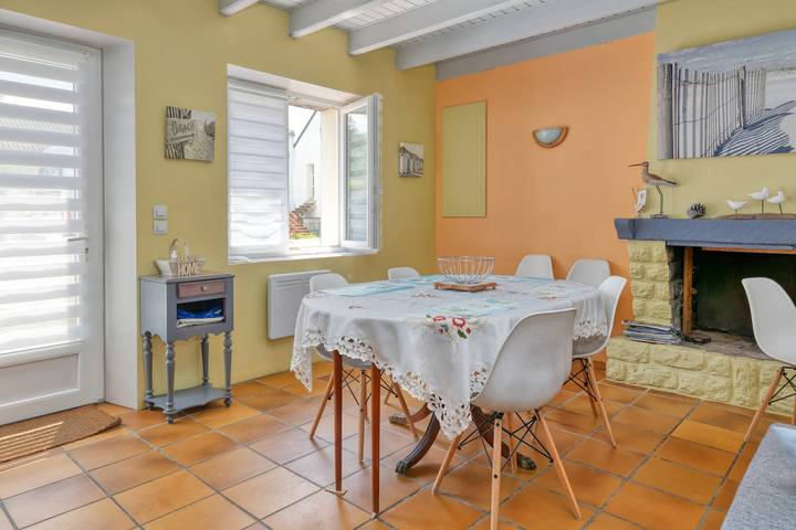 Holiday Home 'Seabird' with Private Terrace, Private Garden and Wi-Fi in Camoël, Côte des Mégalithes
