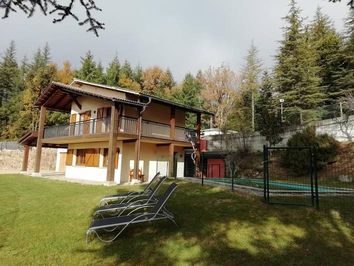 Casa rural para 9 personas, con piscina además de jardín y vistas, Se admiten mascotas en Osona - 3