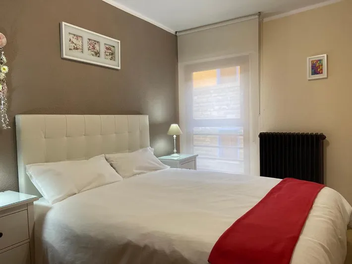 Apartamento de vacaciones para 6 personas, con vistas además de piscina y balcón - 1