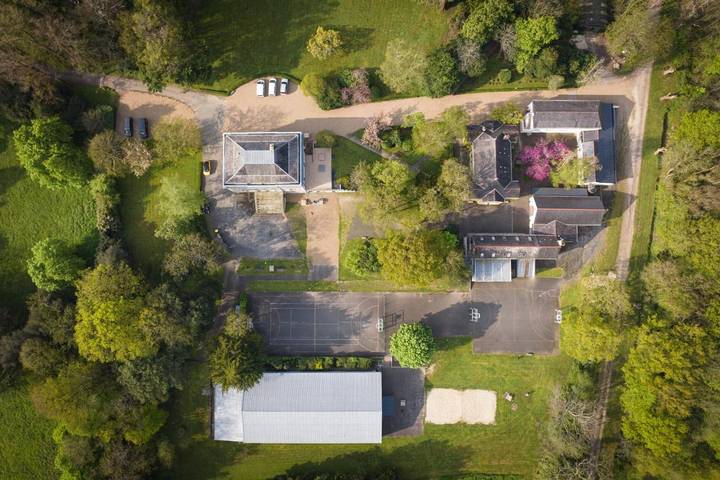 Gîte pour 36 personnes, avec vue et jardin, animaux acceptés à Bécon-les-Granits - 4
