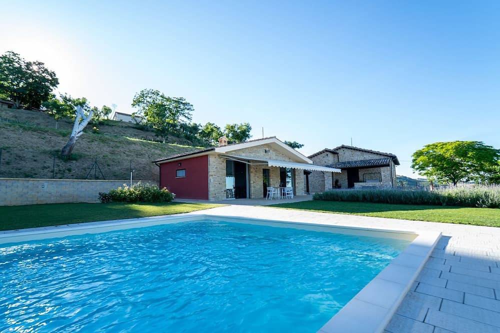 Villa Elena: Your ideal holiday with an unforgettable view! in San Severino Marche, Provincia de Macerata