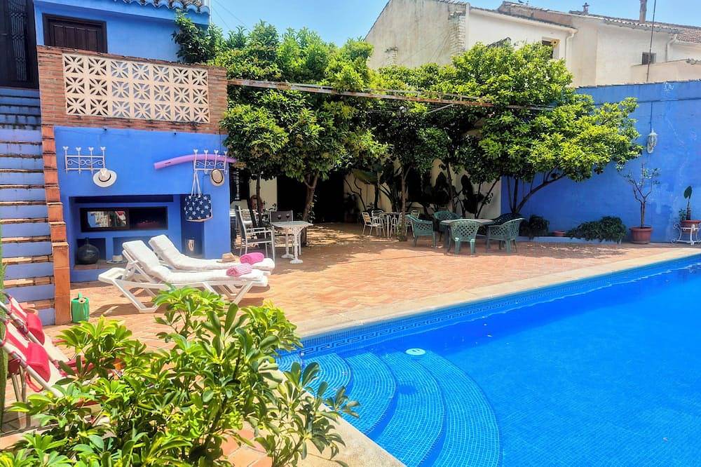 La Casa De Illora, piscina, chimenea, barbacoa, patio... en el centro del pueblo in Íllora, Provincia de Granada
