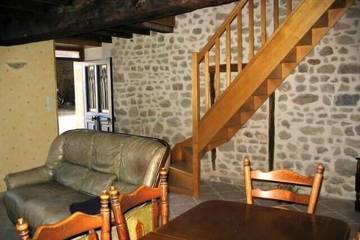 Agriturismo pour 6 personnes, avec jardin dans Allier