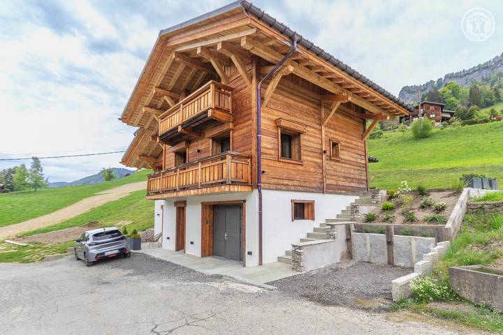 Gîte pour 10 personnes, avec Balcon et Terrasse