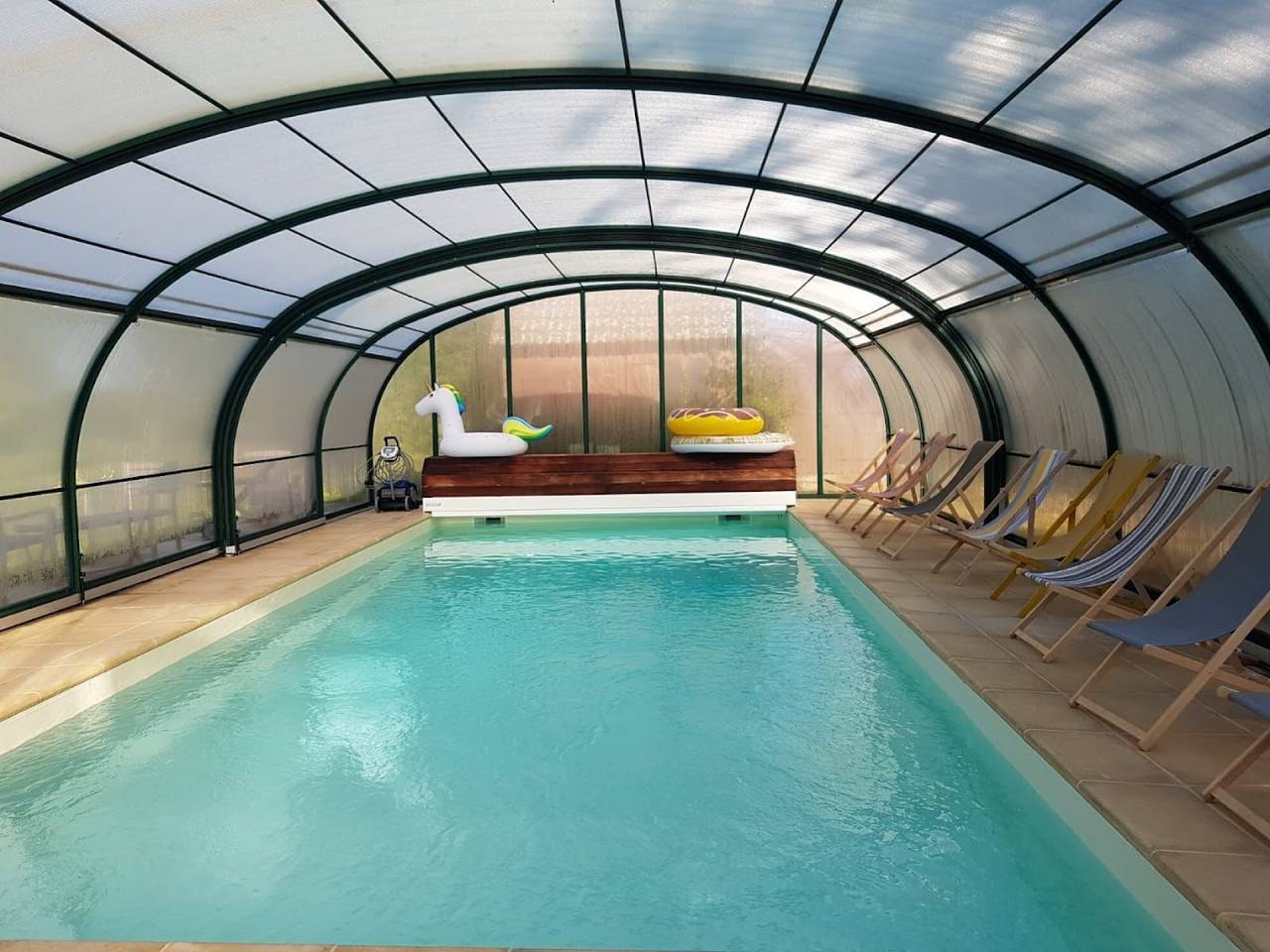 Gästezimmer 12 m² mit privatem Bad, Chic & Charme, Pool, Gemeinschaftsgarten, Wlan in Suzay, Les Andelys und Umgebung