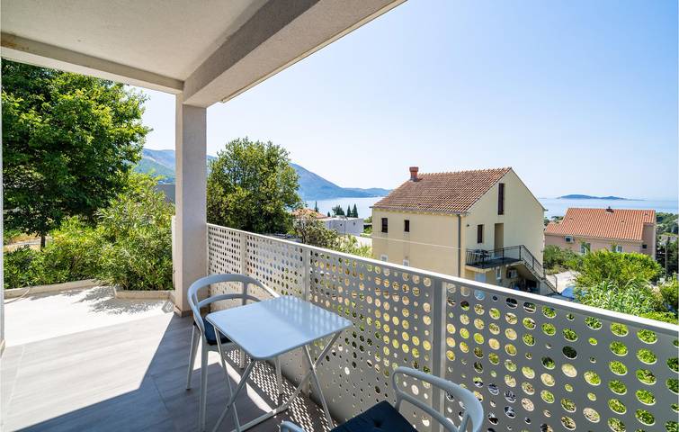 Holiday letting for 2 people, with garden in Srebreno