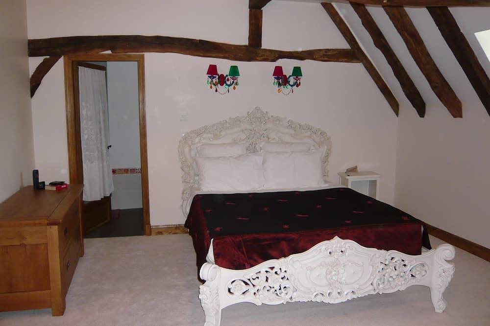 Gite de luxe pour couples adultes, paisable, vues dégagées, large piscine in Boisse, Périgord Pourpre