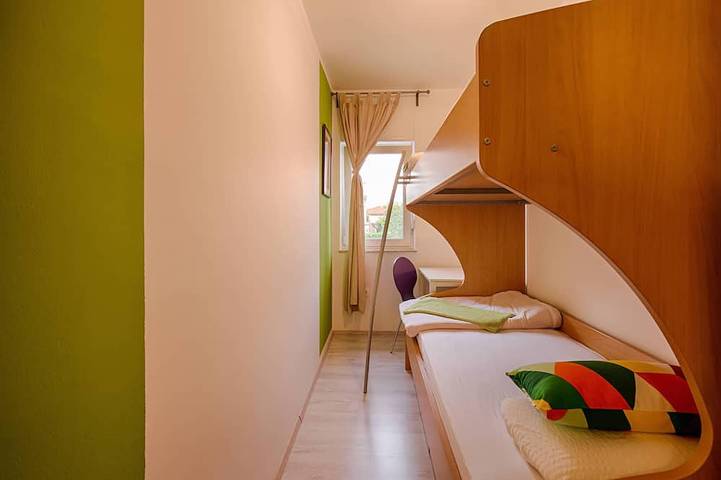 Ganze Wohnung, Krk Stadt! 200m Promenade!!Romantic house Vilaveja ,small pool.. in Krk Stadt, Krk
