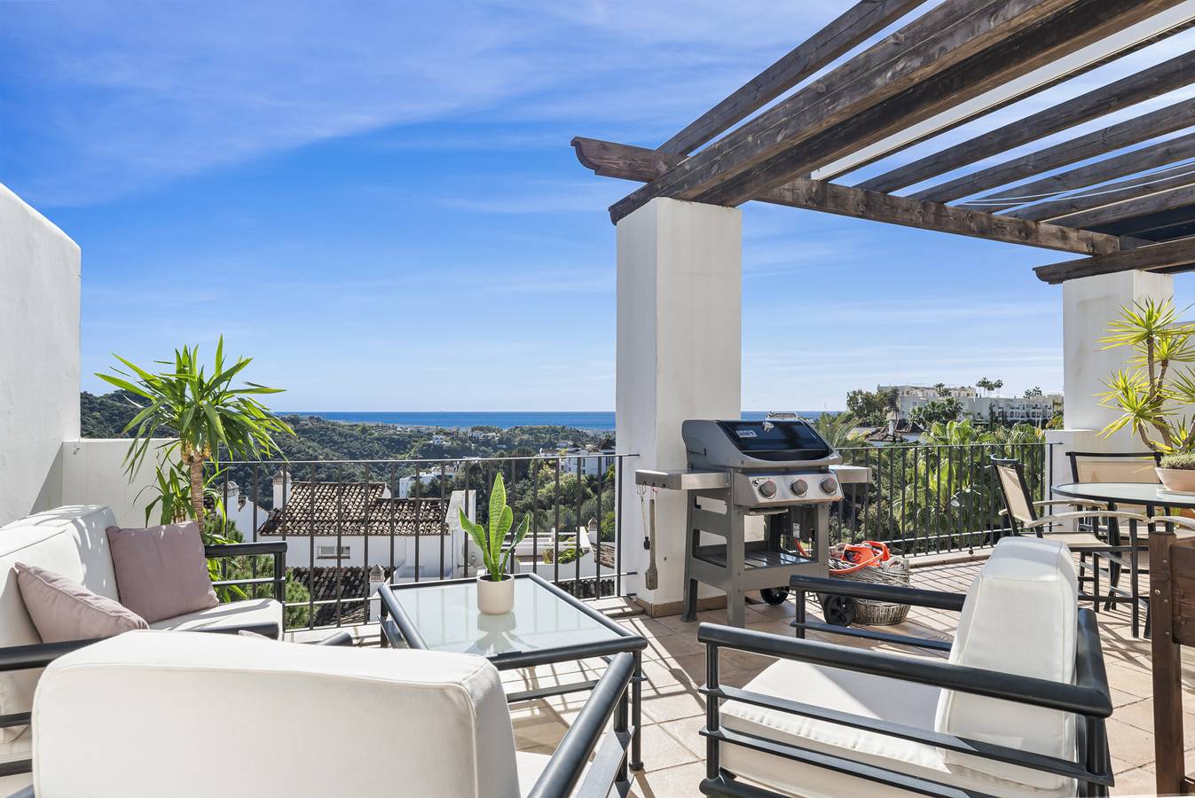 Appartement entier, Altos de La Quinta Penthouse in El Castillo de la Heredia, Benahavís