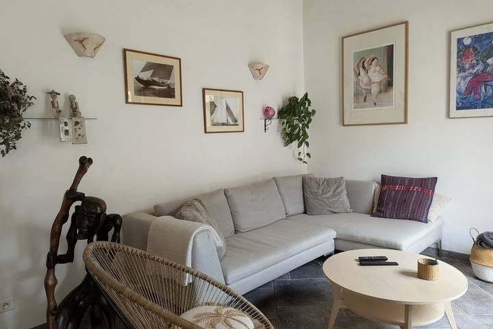 Location de vacances pour 10 personnes, avec terrasse ainsi que piscine et jardin, animaux acceptés à Le Pradet - 3