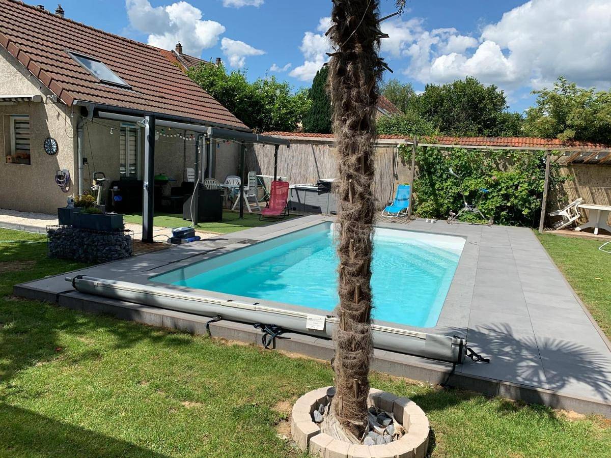 Appartement entier, Nuit des étoiles gîte avec piscine et Spa communs in Sarreguemines