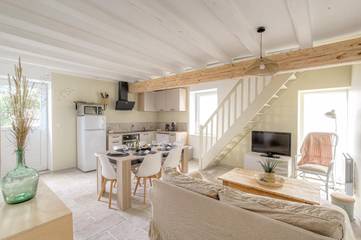 Gîte pour 6 personnes, avec vue et balcon à Charentay