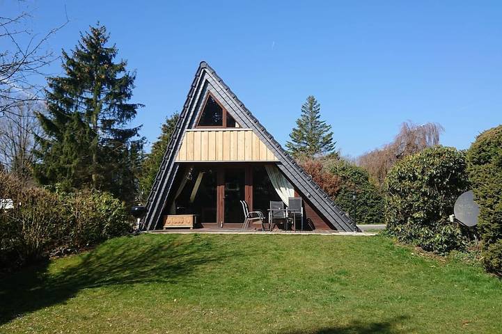 Ferienhaus für 2 Personen, mit Pool und Garten in Blankenheim