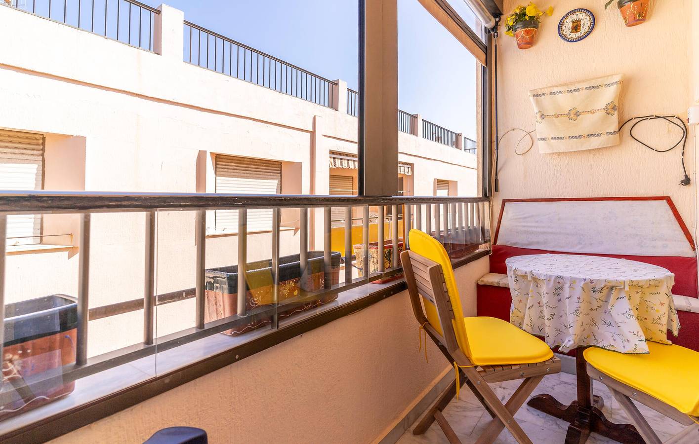 Apartamento vacacional entero, Acogedor Apartamento con Terraza a 2km de Playa de Velilla in Playa San Cristobal, Almuñecar