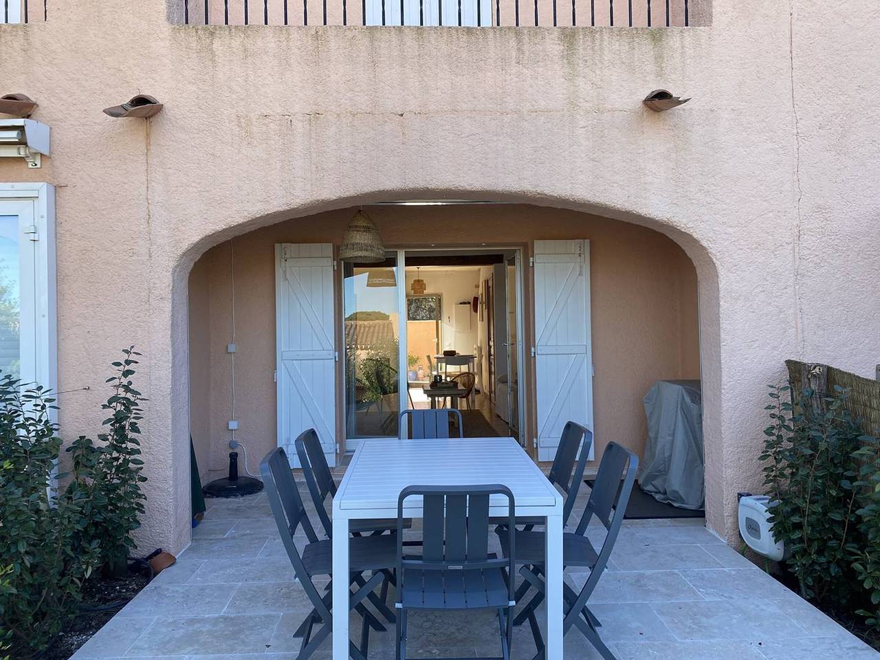 Mazet rénové avec piscine, tennis, 2 terrasses à Cavalaire-sur-Mer. in Cavalaire-sur-Mer, Région de Draguignan