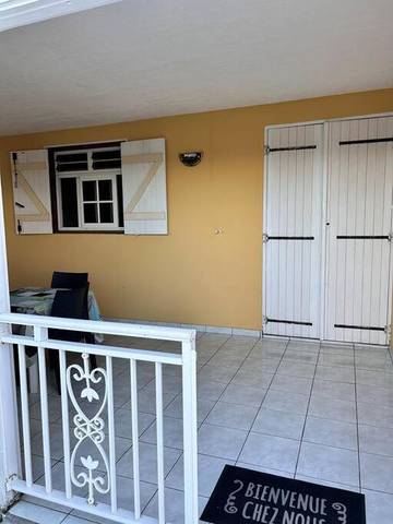 Location de vacances pour 4 personnes, avec balcon ainsi que jardin et vue, adapté aux familles à Morne-à-l'Eau