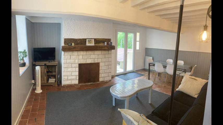 Location de vacances pour 6 personnes, avec jardin à Dampierre-sous-Bouhy - 4