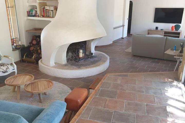 Location de vacances pour 12 personnes, avec vue ainsi que jardin et piscine à Rousset - 3