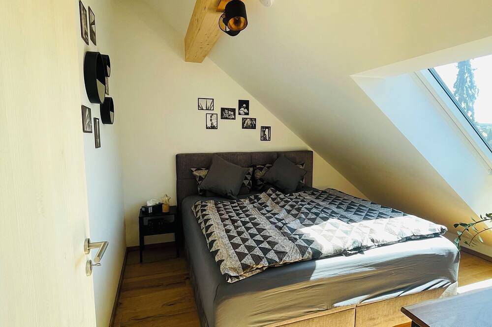 Ganze Wohnung, Urlaub im Fränkischen Seenland.\nmoderne und lichtdurchflutet Ferienwohnung. in Allersberg, Frankenalb