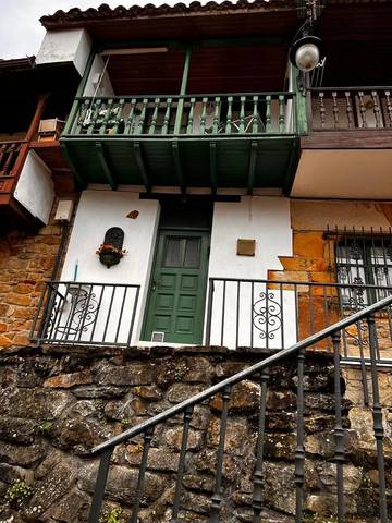 Gîte pour 5 personnes, avec terrasse et vue dans Tazones