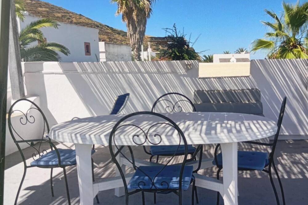 Ada Stromboli House in Piscità, close to the beach and the Cave of Aeolus. in Stromboli