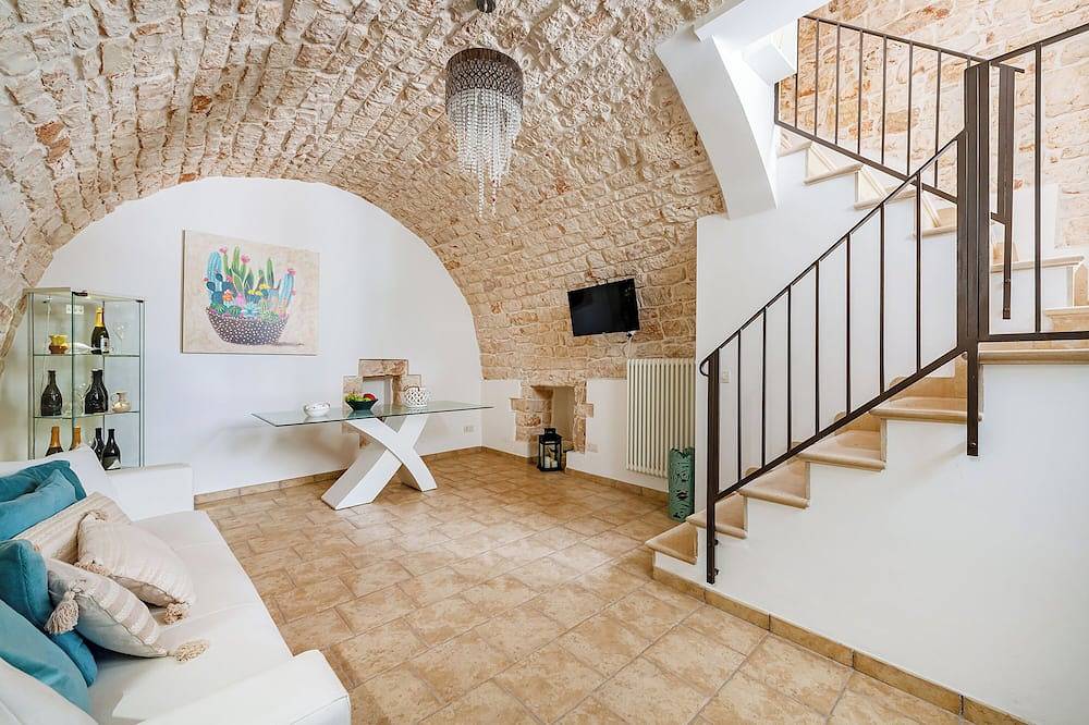 Helios Room 2, Conversano, Italy in Conversano, Provincia di Bari