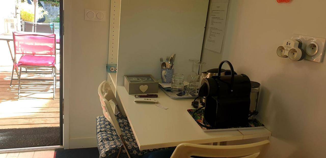 Twin Room with Private Bathroom in Brochon, Région de Dijon