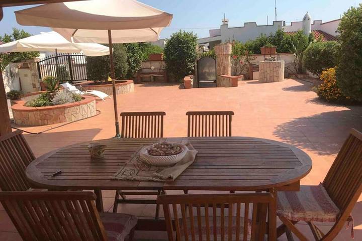 Villa per 14 persone, con panorama e giardino a San Pietro In Bevagna