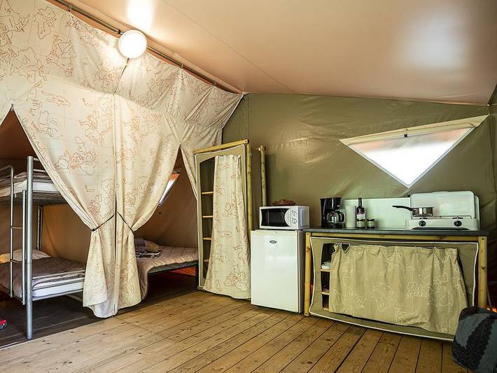 Camping pour 4 personnes, avec bassin pour enfant, animaux acceptés dans l' Aveyron - 3