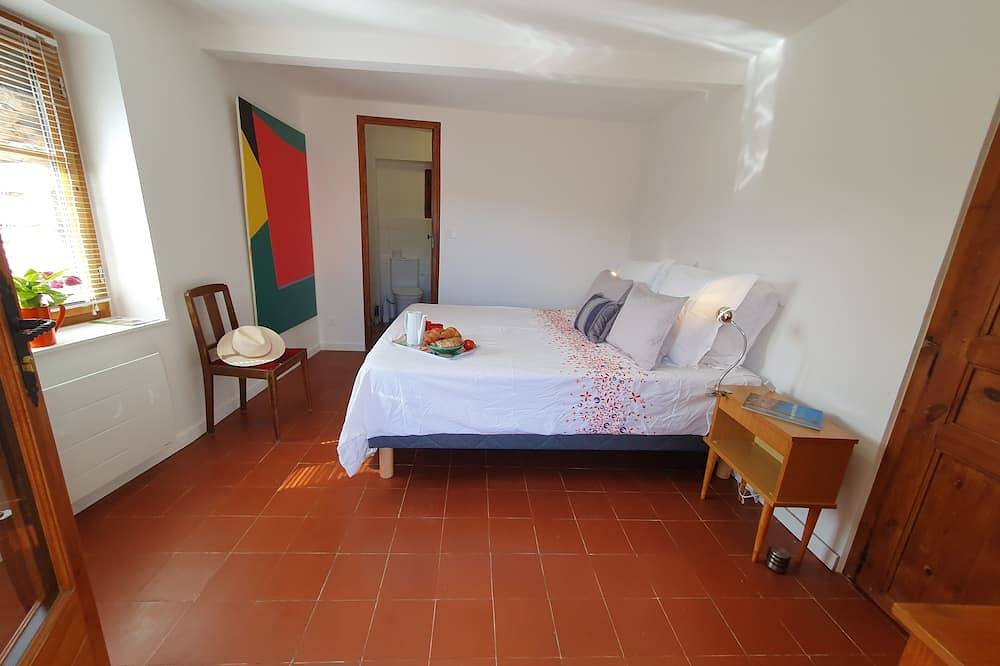 Typical Catalan village house in Eus one of the \"plus beaux villages\" in France in Eus, Región de Prades (Francia)
