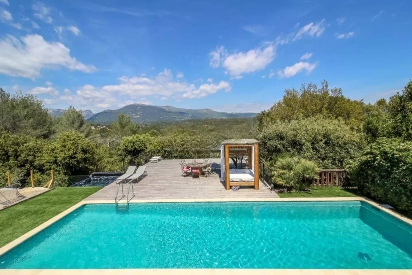 Villa für 8 Personen mit Whirlpool in Villeneuve-Loubet, Cannes und Umgebung