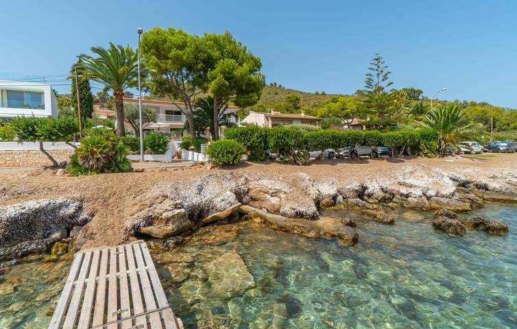 Rückzugsort am Meer mit Terrasse, Garten, Grill und WiFi in Alcanada, Alcúdia