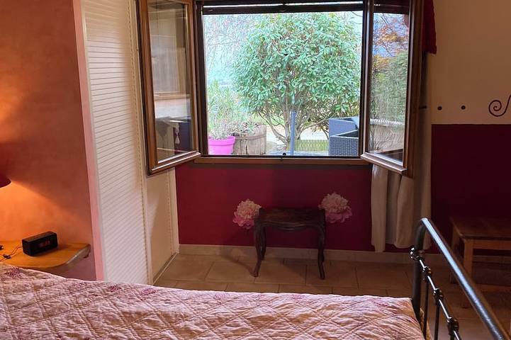 Location de vacances pour 5 personnes, avec terrasse et jardin à Gilly-sur-Isère - 4