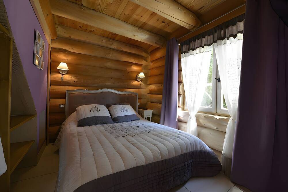 Chalet de rêve en rondins avec spa et cuisine d'été in Montmurat, Région d'Aurillac