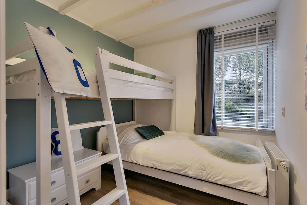 Im Seemannsstil komfortabel eingerichteter Bungalow mit viel Privatsphäre in Ouddorp, Goeree-Overflakkee