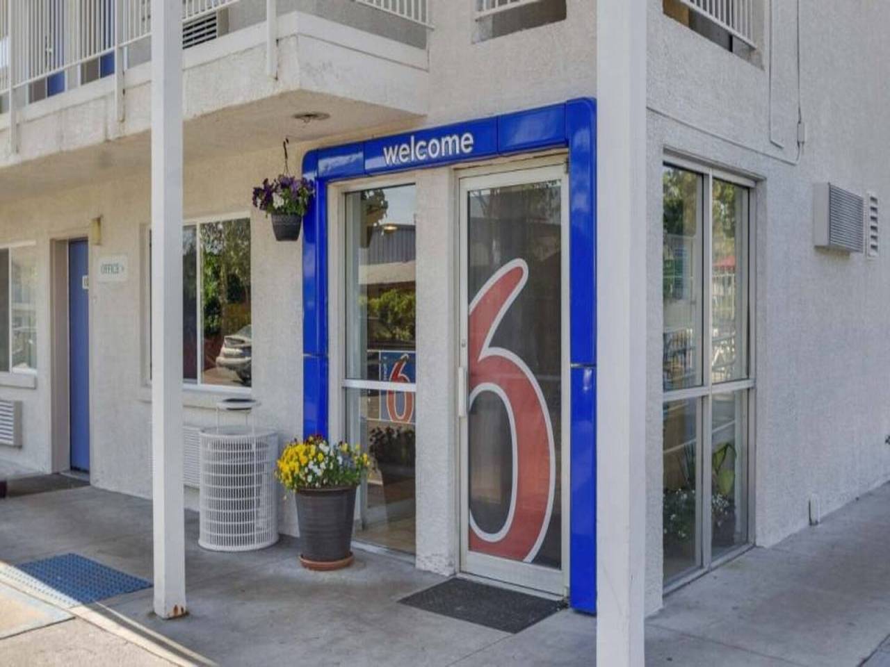 Apartamento entero, 1 Cama Completa | Tina De Acceso De Movilidad | Ns in Lakewood (CO), Condado de Jefferson