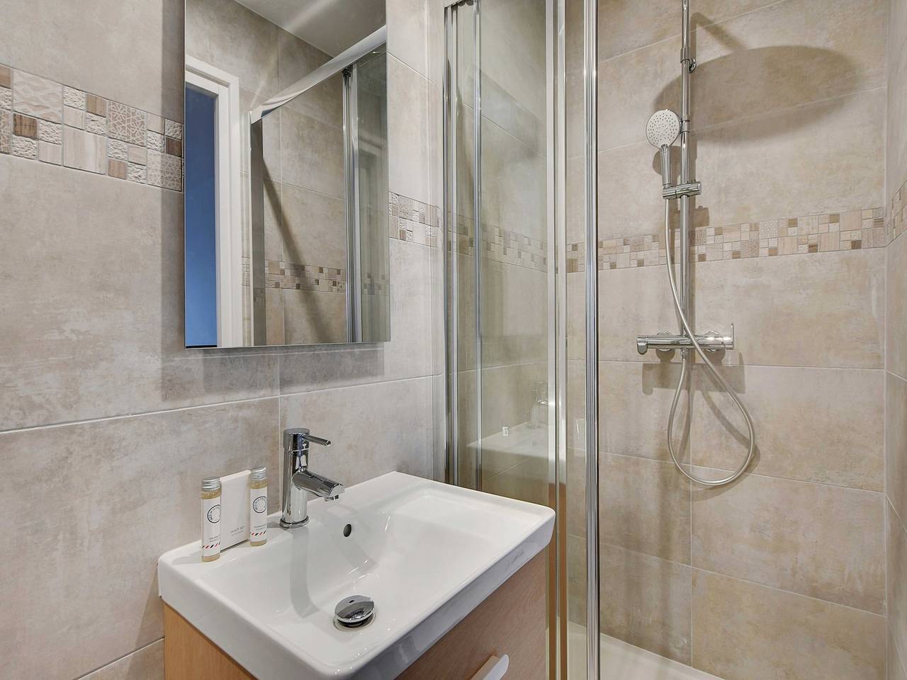 Apartamento entero, Charming studio - 2P - Kremlin-Bicêtre in Le Kremlin-Bicêtre, Valle del Marne