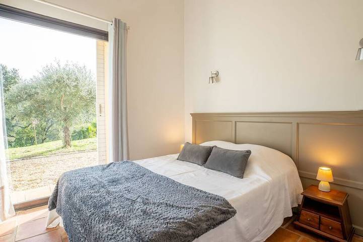 Location de vacances pour 9 personnes, avec piscine à La Môle - 2