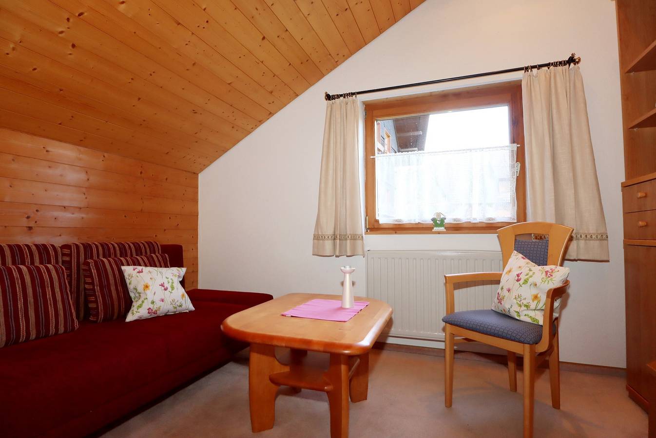 Ganze Wohnung, Ferienwohnung 'Fingerhut' mit Bergblick, privater Terrasse und Wi-Fi in Altglashütten (Feldberg), Feldberg