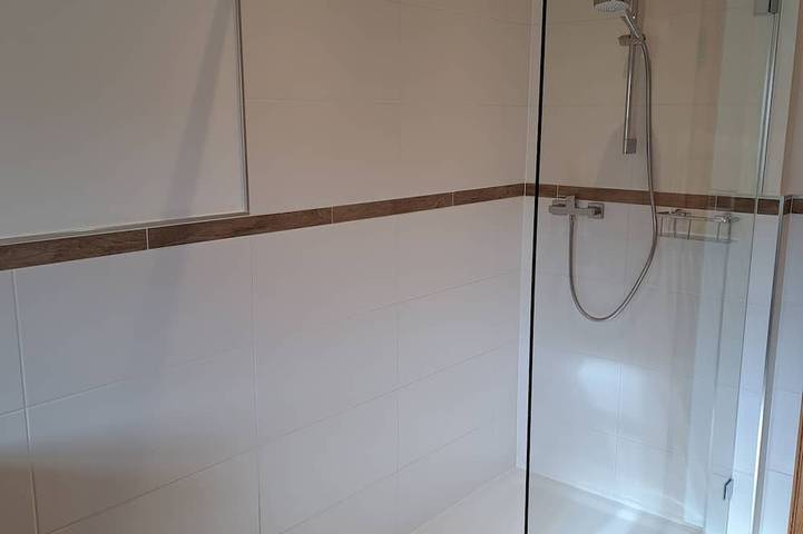 Appartement entier, Ferienwohnung 2 - Wallberg - Schlosserhof am See in Bad Wiessee, Alpes bavaroises