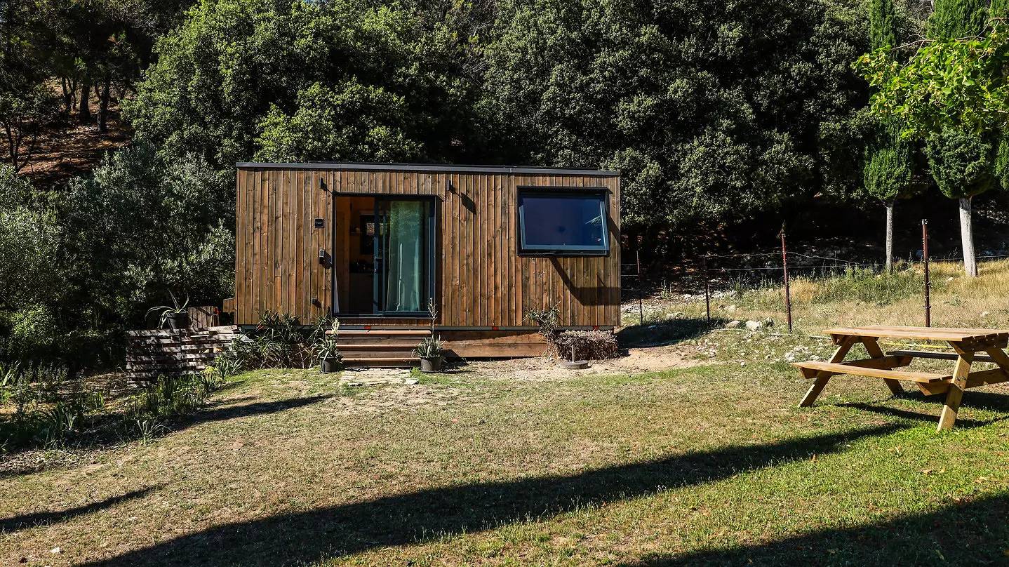 Apartamento entero, Casa pequeña - 2 adultos + 2 niños hasta 12 años + 1 bebé in Le Barroux, Parque natural regional del Mont Ventoux