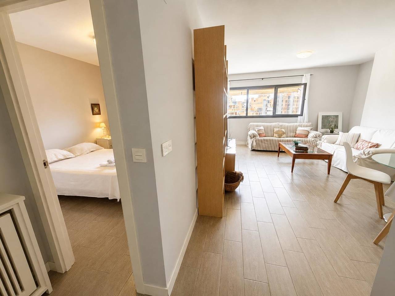 Stylish Apartment with Pool & Parking near San Juan Beach Pau 5, foto 15