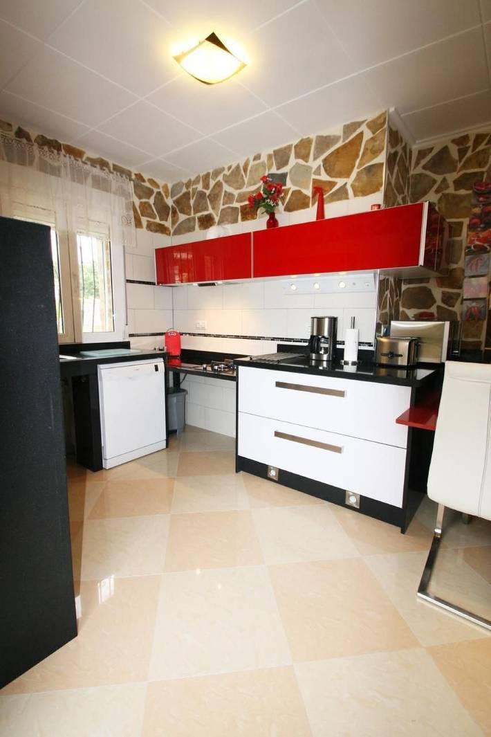 Chalet para 7 personas, con Terraza además de Jardín y Piscina en Marina Alta - 4