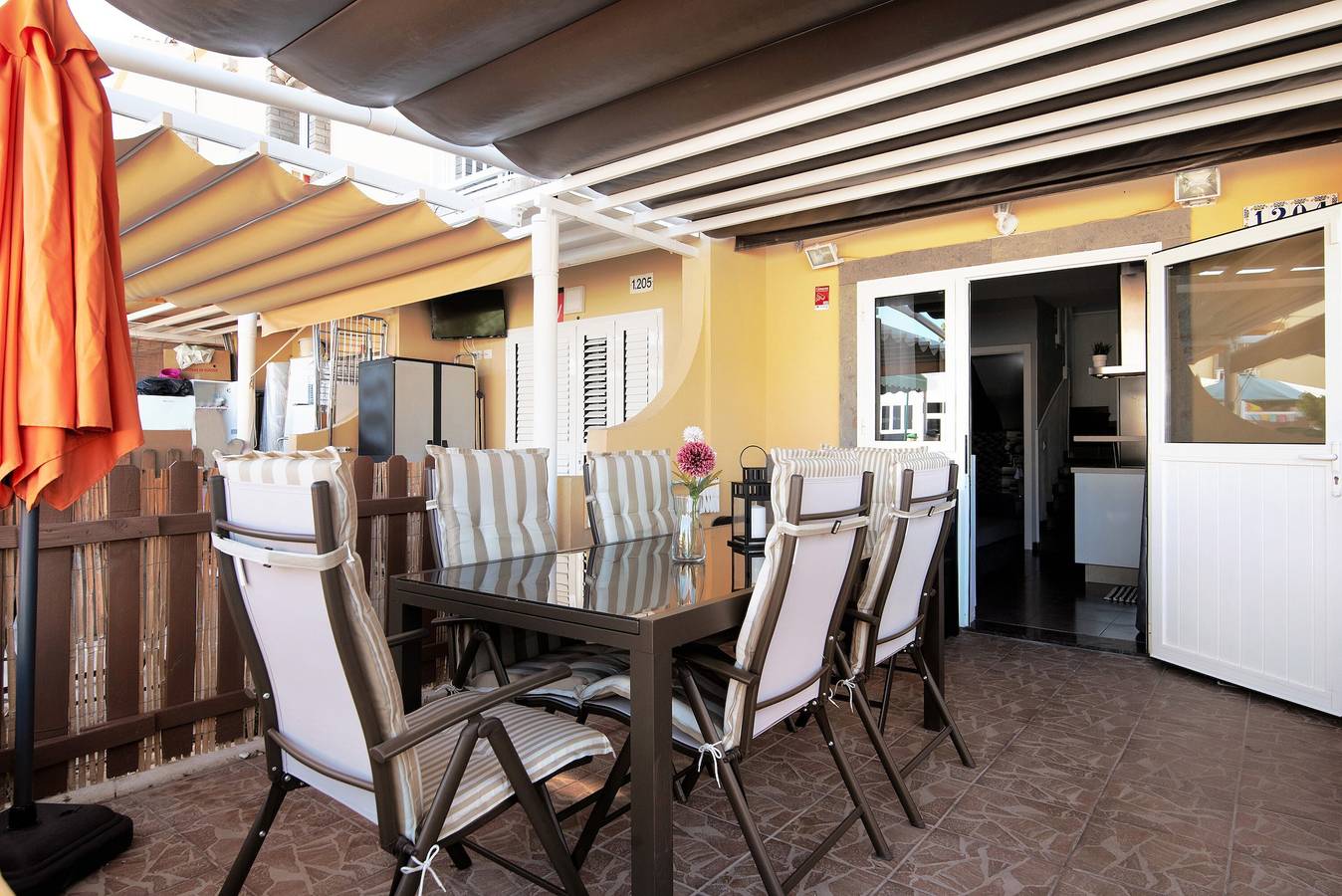 Ganze Wohnung, Ferienwohnung 'Be Room Oasis Luxury Pool' mit Gemeinschaftspool, Wlan und Klimaanlage in Maspalomas, San Bartolomé de Tirajana