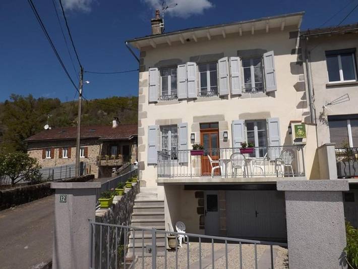 Location de vacances pour 5 personnes, avec terrasse et jardin dans Yolet