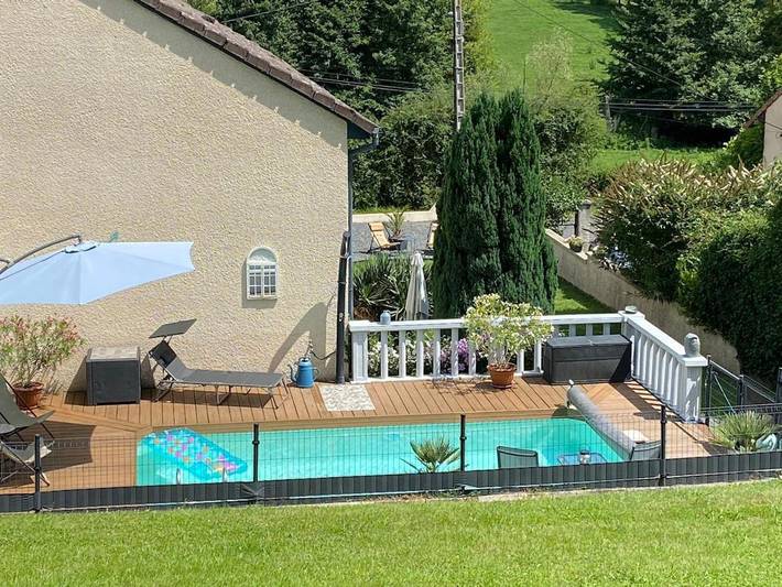 Gîte pour 2 personnes, avec Terrasse et Jardin ainsi que Piscine et Vue à Creuzier-le-Vieux - 2