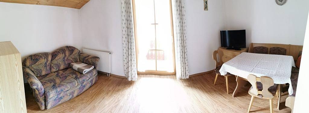 Ganze Ferienwohnung, Feichten-Hof Zuhaus Familie Zaiser - Ferienwohnung für 1-4 Personen, 32 qm, Wohnküche, 1 sep. Schlafzimmer, Balkon in Schleching, Bayerische Alpen