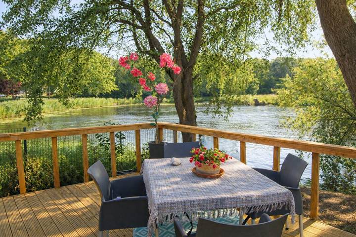 Gemütliches 4-Personen chalet mit Wasserterrasse in Bad Nieuweschans in Emsland