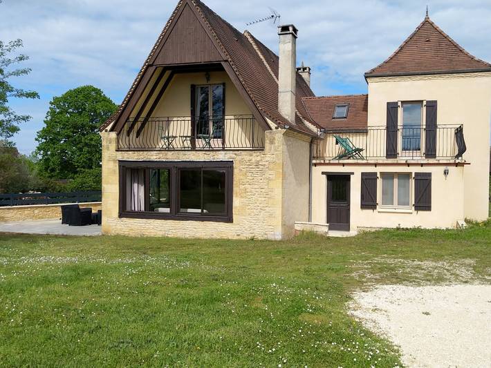 Gîte pour 7 personnes, avec piscine ainsi que terrasse et jardin, animaux acceptés en Dordogne - 3